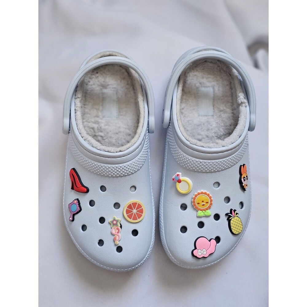 Light Blue Crocs Classic Lined Clogs Women’s 8 / Men’s 6 Fuzzy With 9 Jibbitz
